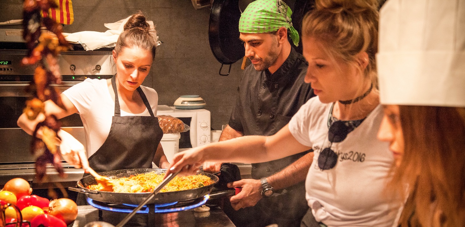 Pour un instant luxe, pensez à notre bar de l'écailler - La Fiesta Paella