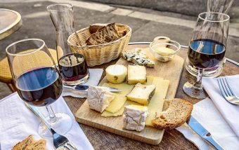 Wine and cheese tasting, Travel Bar